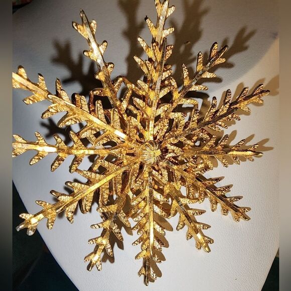 Gold Snowflake Holiday Brooch - Picture 2 of 4